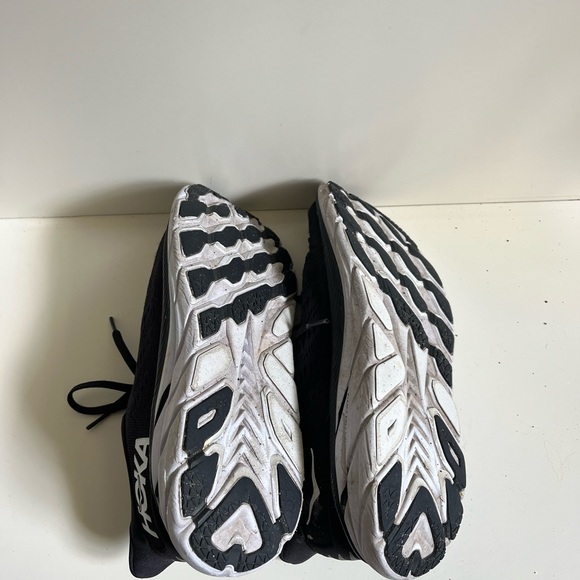 Hoka Clifton 8 Black and White - Picture 5 of 5